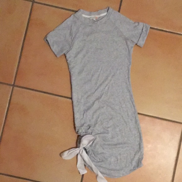 Like New Gray/ Grey Gianni Bini Scrunched Up Side Ribbon Dress - Picture 2 of 6